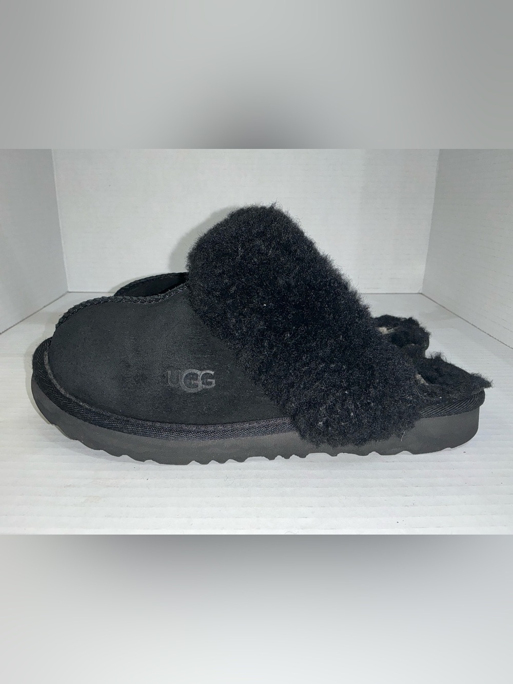 Authentic UGG Cozy Slipper Black mules fur suede casual size Y4 / W 5.5